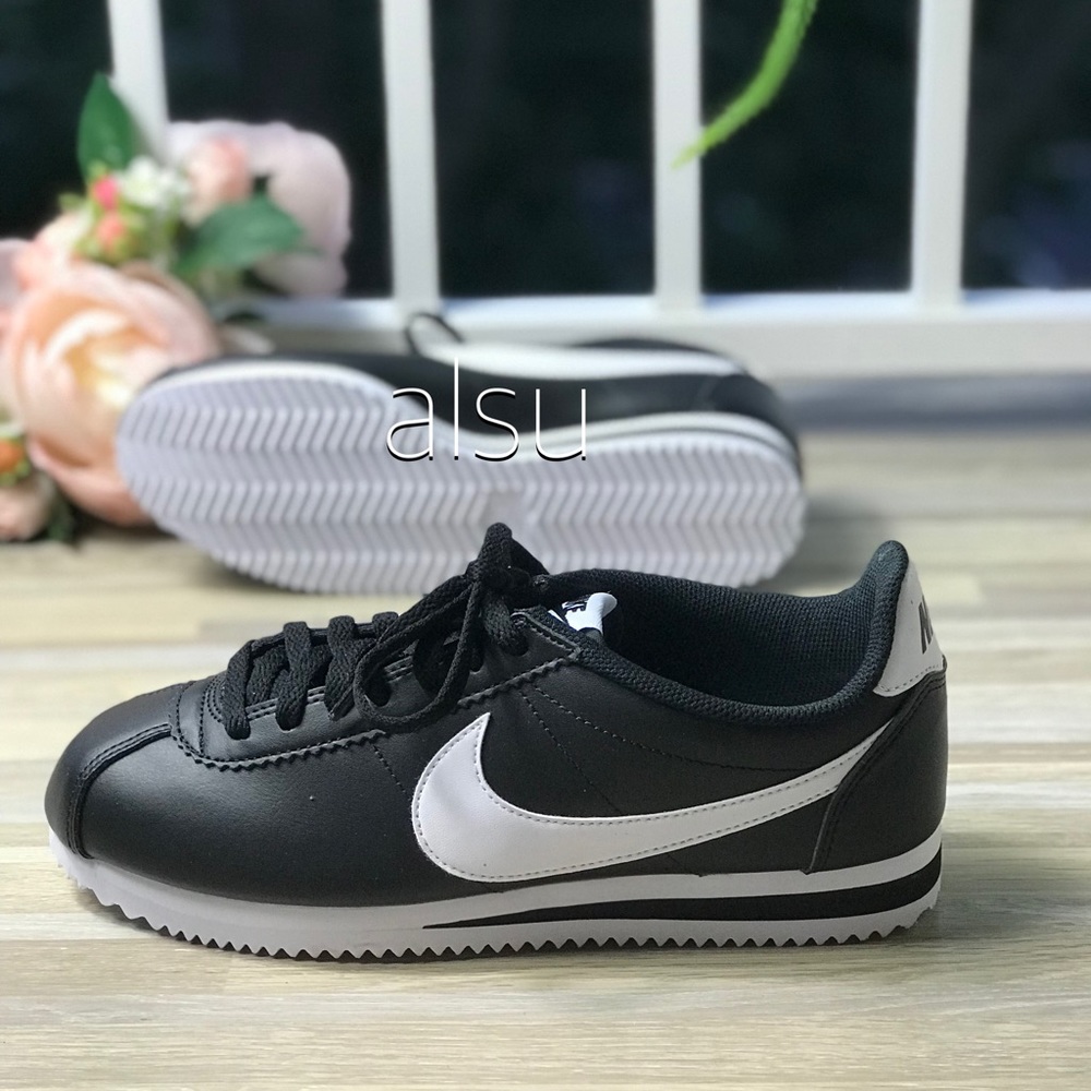 NWT Nike Classic Cortez Leather w/Black WMNS - Picture 6 of 7